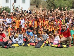 Savaş Mağduru Çocukların Futbol Heyecanı