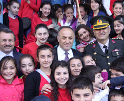 Rize'de 23 Nisan Coşkusu