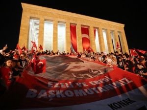 Kılıçdaroğlu Ve Fethi Yaşar “Büyük Yürüyüş”te Bir Araya Geldi