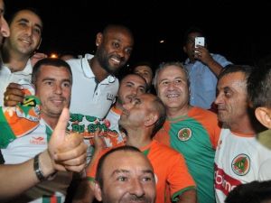 Vagner Love, Alanya’ya Geldi