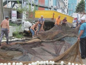 Rizeli Balıkçılar Sezon Hazırlıklarını Tamamladı