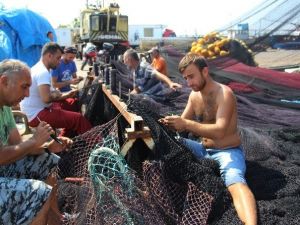 Karadenizli Balıkçılar Son Hazırlıklarını Yapıyor