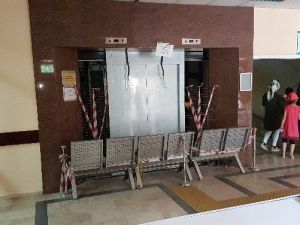 Devlet Hastanesi’nin Eski Asansörü Yenileniyor