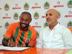 Vagner Love, Alanyaspor’a İmzayı Attı