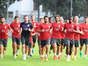 Galatasaray’da Nigel De Jong İlk Antrenmanına Çıktı