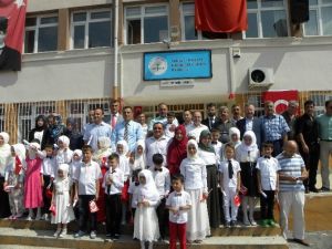 Öğrenciler Sertifikalarını Aldı
