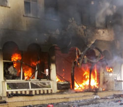Rize'de 5 Katlı Bina Yangında Kül Oldu