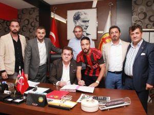 Tarık Çamdal Eskişehirspor’a Yeniden İmzayı Attı