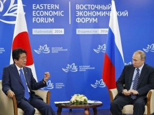Putin, Japonya Başbakanı Abe İle Görüştü