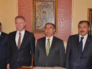 Milli Eğitim Bakanı Yılmaz: "15 Bin Sözleşmeli Öğretmen Daha Alacağız"