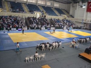 Sakarya’da 30 Ağustos Zafer Haftası Valilik Kupası Uluslararası Judo Turnuvası Başladı