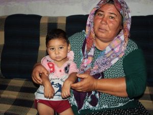 Isırarak Kendine Zarar Veren Bebeğin Ailesi Yardım İstedi