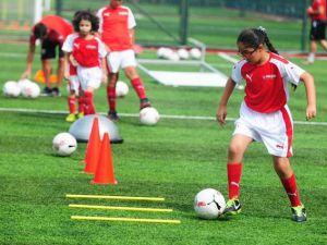 Arsenal Türkiye’ye Yıldız Yağmuru