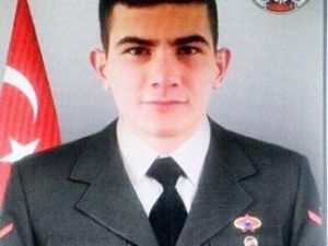 Şehit Uzman Onbaşı Cem Kanbur’un Naaşı Uçakla Havalimanına Getirildi