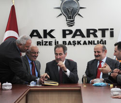 Bakan Günay'dan Ak Parti Rize'ye Ziyaret