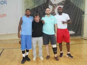 Belediyespor’un Amerikalıları Antrenmana Çıktı
