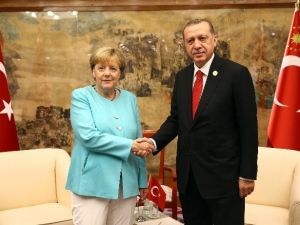 Cumhurbaşkanı Erdoğan Almanya Başbakanı Merkel İle Görüştü