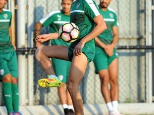 Bursaspor’da Fenerbahçe Maçı Öncesi Sivok Sevinci