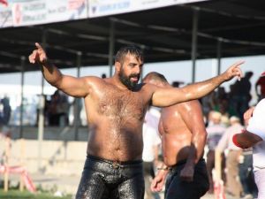 Kel Aliço Güreşleri’nde Başpehlivan Ünal Kahraman Oldu