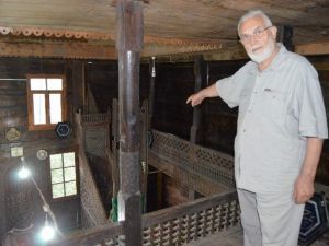 Tarihi Cami İlgi Bekliyor