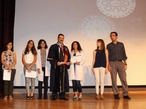 Genç Tıbbiyeliler Beyaz Önlüklerini Giydi