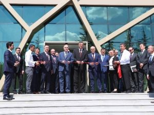 Bakan Özlü: "Operasyonlarda Ağırlıklı Olarak Kendi Sistemlerimizi, Kendi Mühimmatlarımızı Kullanıyoruz"