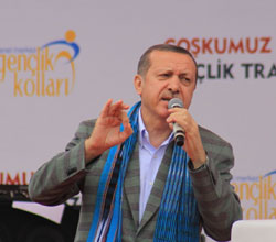Erdoğan Ak Parti Gençlik Şöleninde "Annelerinizin ayağının altını öpün"