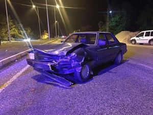 Bartın’da Ticari Taksi İle Otomobil Çarpıştı, 2 Yaralı