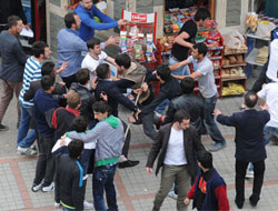 Rize'de Taşlı Sopalı Kavga