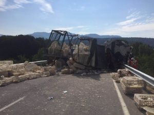 Bolu’da Trafik Kazası: 2 Ölü, 1 Yaralı