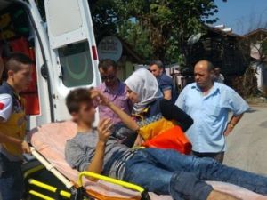 Kamyona Çarpan Motosiklet Sürücüsü Yaralandı