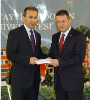 RTEÜ Logosunun Tasarımcısı KHK ile Kamudan Atıldı