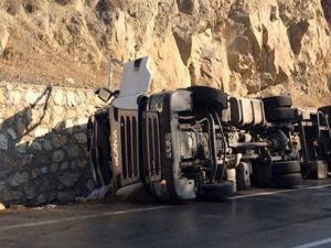 Süt Tankeri Devrildi: 1 Ölü
