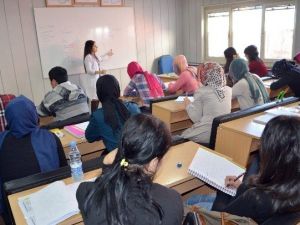 Büyükşehir Belediyesi Üniversiteye Hazırlık Kurslarıyla Öğrencileri Geleceğe Hazırlanıyor