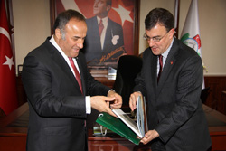 Büyükelçi Son Devlet Adamı Oldu