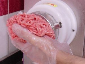 Uzmanlar, Kurban Etinin Kesimi Ve Saklanması İle İlgili Uyarılarda Bulundu