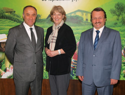 Çayın Yazarı Katherne Rize'de