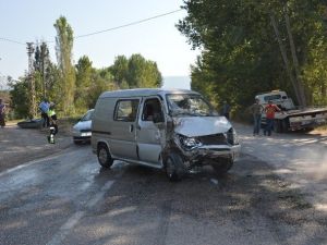 Tokat’ta Trafik Kazası: 4 Yaralı