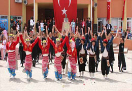 Liselere 24 Nisan Tatili Geliyor