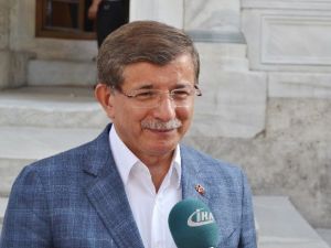 Eski Başbakan Davutoğlu: “Türkiye’nin Geleceğini Karartmak İsteyenlere Kesinlikle İzin Verilmeyecektir”