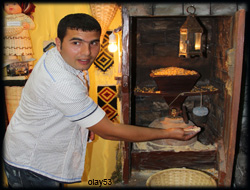 Değirmen Maketi İle Elektrik Üretiyor