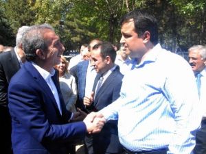 Ak Parti Genel Başkan Yardımcısı Eker, Diyarbakır’da Vatandaşlarla Bayramlaştı