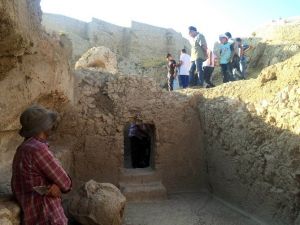Urartu Krallarına Ait Kaya Mezarı 100 Yıl Sonra Gün Yüzüne Çıkarıldı