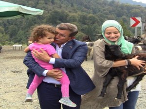 Eski Başbakan Davutoğlu Kurban Bayramı tatilini Artvin'de geçiriyor