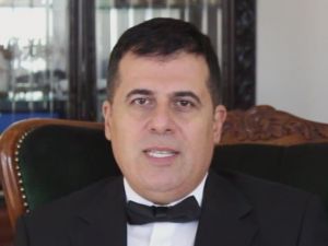 Büyük Göğüsler Sağlık Sorunlarını Beraberinde Getiriyor