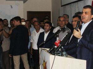 Bakan Çelik: "Bayrağımızın Yanına Hiç Kimsenin Paçavra Asmasına İzin Vermeyeceğiz"