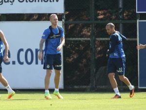 Fenerbahçe, Kasımpaşa Maçının Hazırlıklarını Sürdürüyor