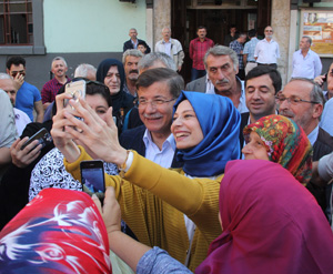 Eski Başbakan Ahmet Davutoğlu Rize’de