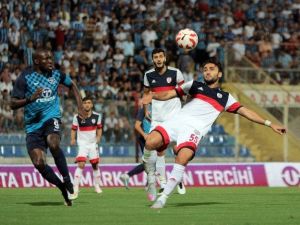 Adana Demirspor: 1 - Altınordu 1 (Maç Devam Ediyor)