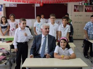 Şahin: “Demokrasiye Sahip Çıkan Nesiller Yetiştirmeliyiz”